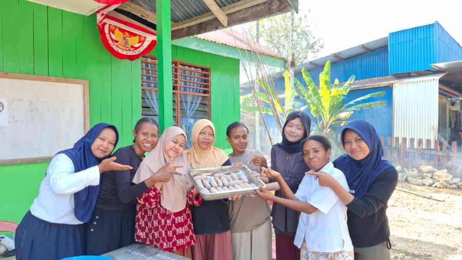 Angkat Warisan Kuliner Lokal, Mahasiswa KKN UNIMUDA Pendampingan Pembuatan Kerupuk Sagu Khas Kalobo Tanpa Boraks